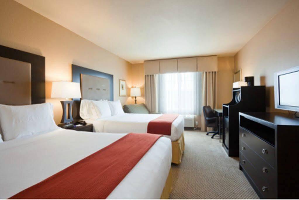 Holiday Inn Express & Suites Jackson/Pearl International Airport Exterior foto